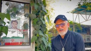 جانباز طرازی بر سر مزار شهید جهانی