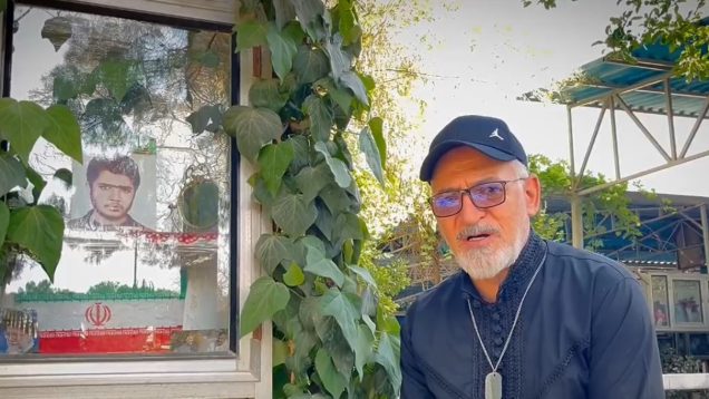 جانباز طرازی بر سر مزار شهید جهانی